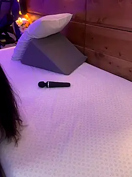 Snapshot of mahia_queen chatting on 11/24/25, 01:22 mahia queen online show from 11/24/25, 01:22