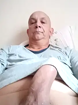 Snapshot of bigcock_marusz chatting on 10/17/25, 06:39 bigcock marusz online show from 10/17/25, 06:39