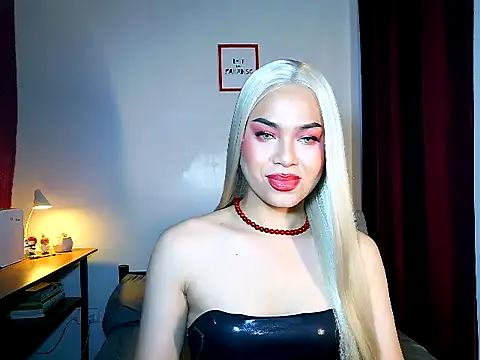 MistressLuna1 online show from 04/11/26, 06:22