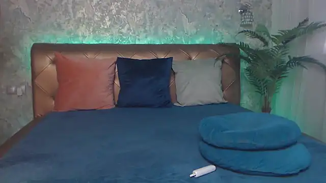 LindaMaia online show from 04/29/26, 04:27