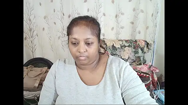 Snapshot of Indiantasha chatting on 06/25/26, 04:23 Indiantasha online show from 06/25/26, 04:23