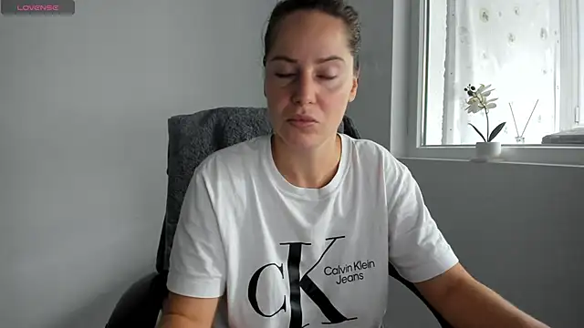 Snapshot of DiamondKay chatting on 10/01/25, 06:07 DiamondKay online show from 10/01/25, 06:07