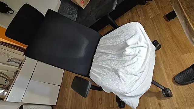 -luckybong- online show from 12/07/24, 04:53