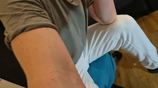 -luckybong- online show from 03/27/26, 11:05