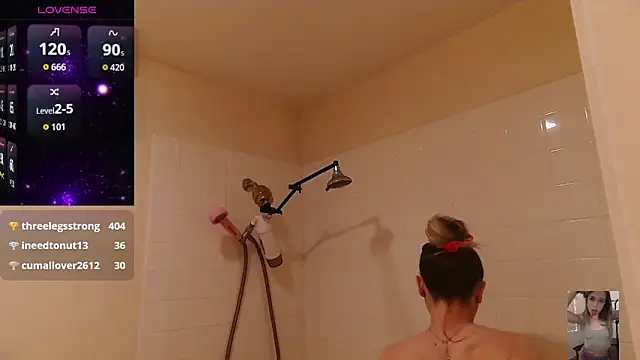 Snapshot of Blondiewithanass chatting on 10/27/25, 01:28 Blondiewithanass online show from 10/27/25, 01:28