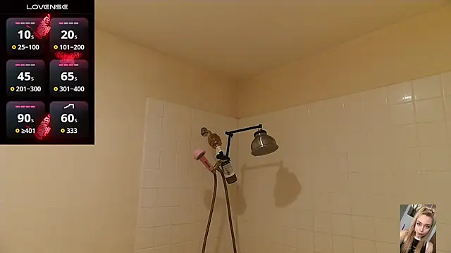 Snapshot of Blondiewithanass chatting on 02/16/26, 03:27 Blondiewithanass online show from 02/16/26, 03:27