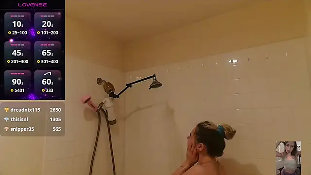 Snapshot of Blondiewithanass chatting on 12/01/25, 02:12 Blondiewithanass online show from 12/01/25, 02:12