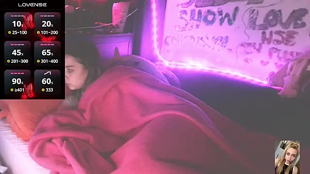 Snapshot of Blondiewithanass chatting on 02/24/26, 06:53 Blondiewithanass online show from 02/24/26, 06:53