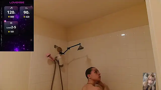 Snapshot of Blondiewithanass chatting on 12/18/25, 02:49 Blondiewithanass online show from 12/18/25, 02:49