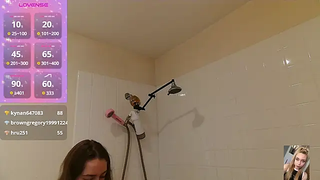 Snapshot of Blondiewithanass chatting on 10/19/25, 11:40 Blondiewithanass online show from 10/19/25, 11:40