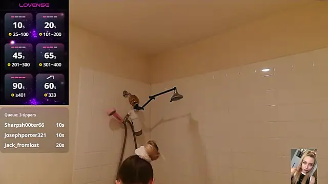 Snapshot of Blondiewithanass chatting on 12/23/25, 02:55 Blondiewithanass online show from 12/23/25, 02:55