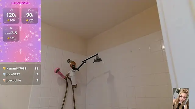 Snapshot of Blondiewithanass chatting on 10/16/25, 11:13 Blondiewithanass online show from 10/16/25, 11:13