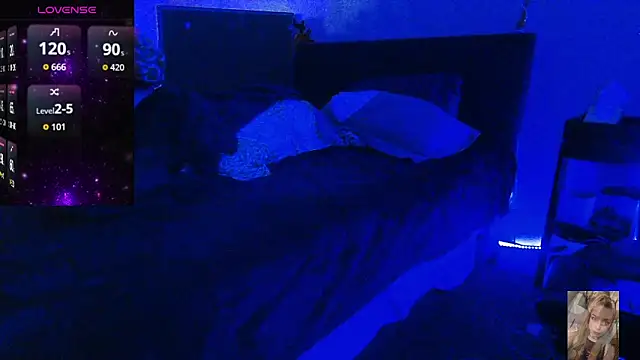 Snapshot of Blondiewithanass chatting on 01/17/26, 05:00 Blondiewithanass online show from 01/17/26, 05:00