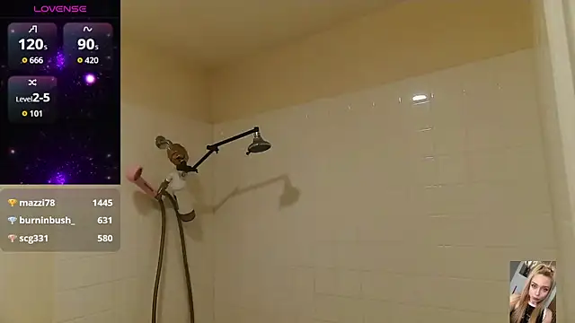 Snapshot of Blondiewithanass chatting on 11/13/25, 09:46 Blondiewithanass online show from 11/13/25, 09:46