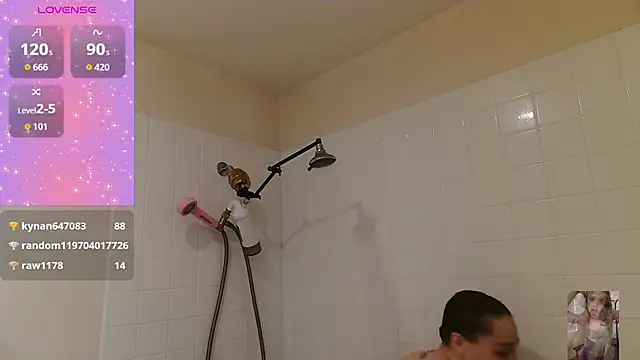 Snapshot of Blondiewithanass chatting on 10/17/25, 11:39 Blondiewithanass online show from 10/17/25, 11:39