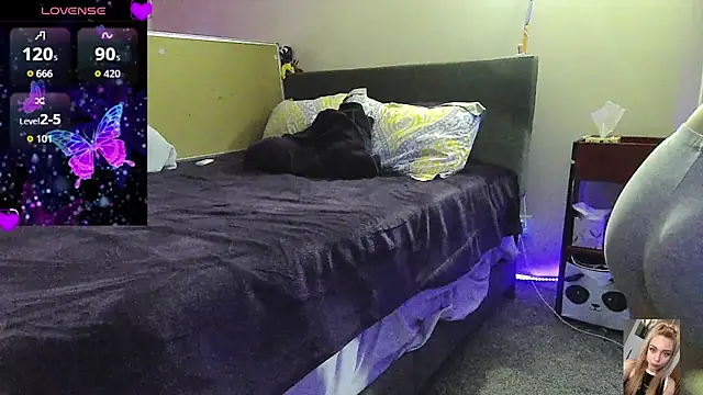 Snapshot of Blondiewithanass chatting on 02/03/26, 06:22 Blondiewithanass online show from 02/03/26, 06:22