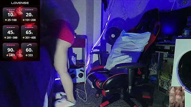 Snapshot of Blondiewithanass chatting on 03/01/26, 03:56 Blondiewithanass online show from 03/01/26, 03:56