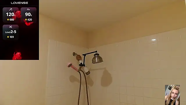 Blondiewithanass online show from 05/17/26, 04:12