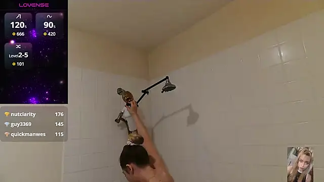 Snapshot of Blondiewithanass chatting on 10/21/25, 12:21 Blondiewithanass online show from 10/21/25, 12:21