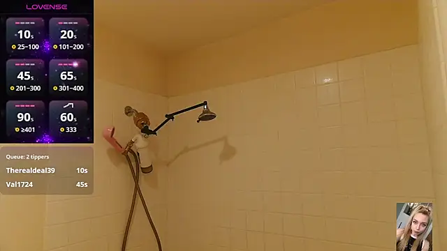 Snapshot of Blondiewithanass chatting on 11/14/25, 12:09 Blondiewithanass online show from 11/14/25, 12:09