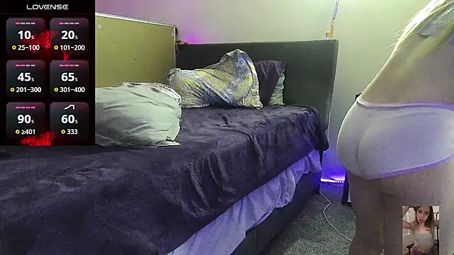 Snapshot of Blondiewithanass chatting on 02/24/26, 05:52 Blondiewithanass online show from 02/24/26, 05:52