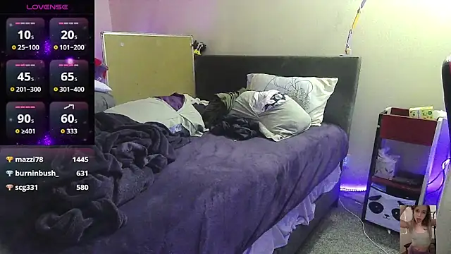 Snapshot of Blondiewithanass chatting on 11/09/25, 01:09 Blondiewithanass online show from 11/09/25, 01:09