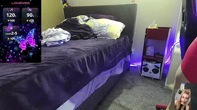 Snapshot of Blondiewithanass chatting on 02/08/26, 04:54 Blondiewithanass online show from 02/08/26, 04:54