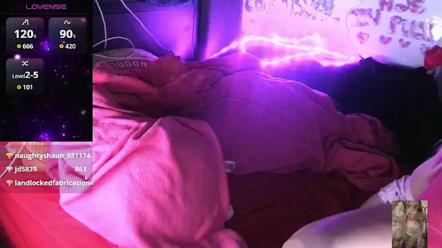 Snapshot of Blondiewithanass chatting on 01/06/26, 05:50 Blondiewithanass online show from 01/06/26, 05:50