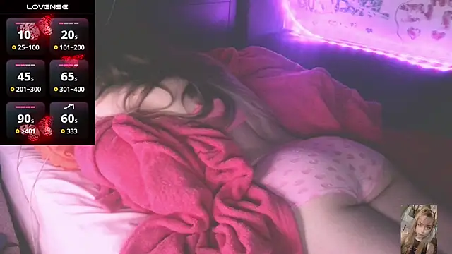 Snapshot of Blondiewithanass chatting on 02/18/26, 04:36 Blondiewithanass online show from 02/18/26, 04:36