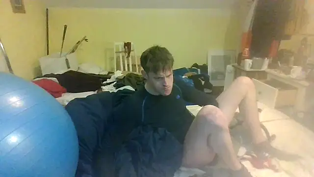 Snapshot of londonfuckwhore chatting on 02/07/25, 06:02 londonfuckwhore online show from 02/07/25, 06:02