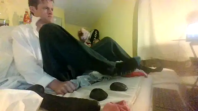 Snapshot of londonfuckwhore chatting on 12/02/24, 04:26 londonfuckwhore online show from 12/02/24, 04:26