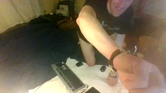 Snapshot of londonfuckwhore chatting on 01/14/25, 09:20 londonfuckwhore online show from 01/14/25, 09:20