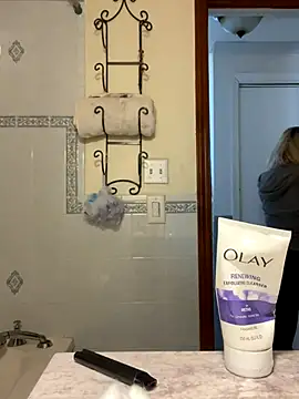 LittleMissEeve online show from 10/22/25, 04:17