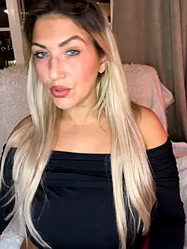 LittleMissEeve online show from 12/17/25, 01:54