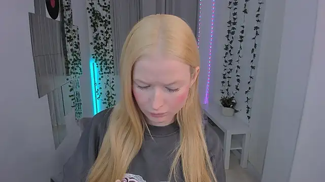 Laly Peach online show from 02/06/26, 07:15