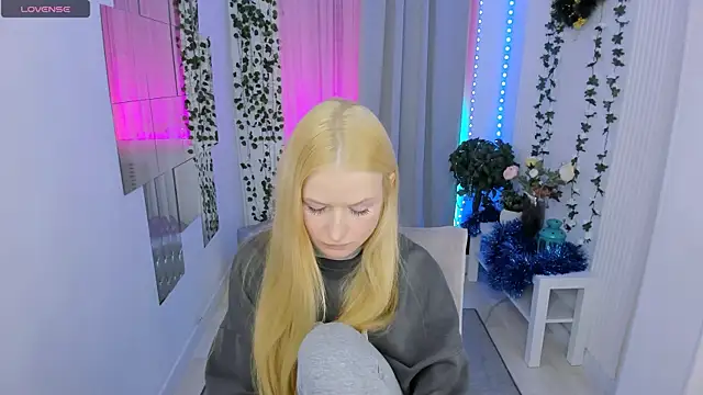 Laly Peach online show from 01/07/26, 04:23