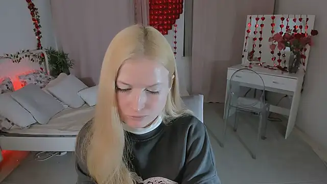 Laly Peach online show from 02/17/26, 11:51