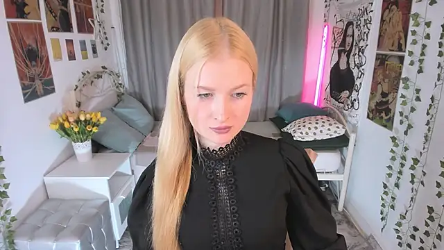 Laly Peach online show from 11/11/25, 04:02