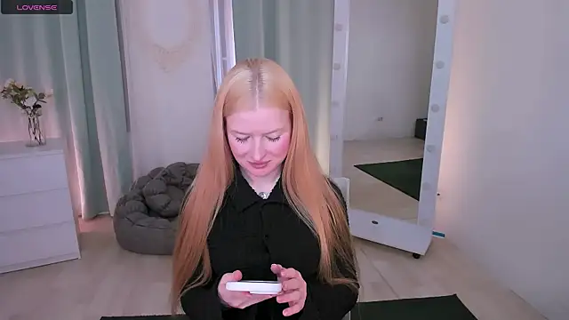 Laly Peach online show from 03/29/26, 11:56