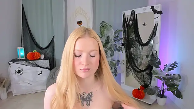 Laly Peach online show from 10/27/25, 04:30