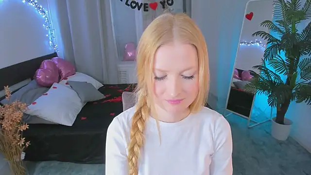 Laly Peach online show from 02/17/25, 04:17