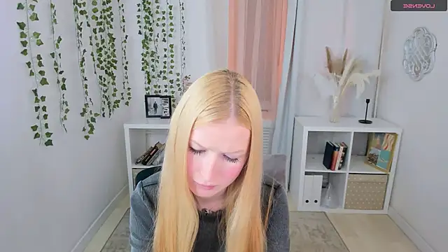 Laly Peach online show from 10/01/25, 11:36