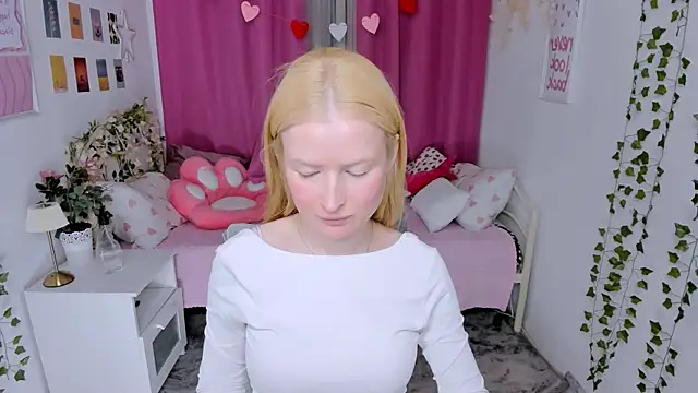 Laly Peach online show from 06/07/26, 06:51