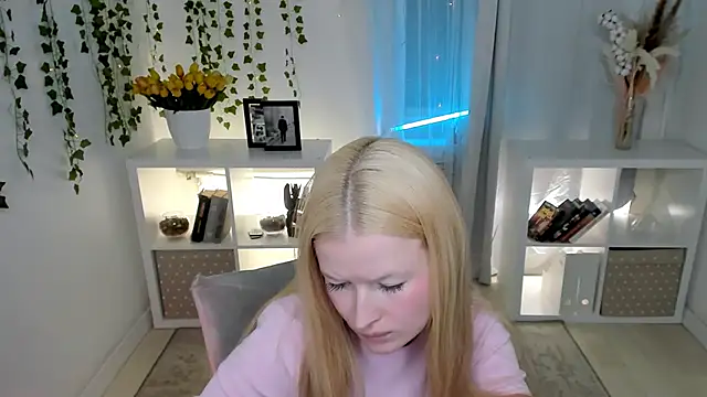 Laly Peach online show from 04/03/26, 12:11