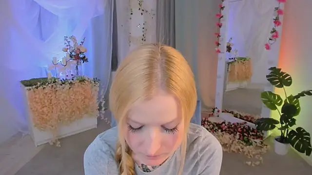 Laly Peach online show from 02/10/25, 05:30