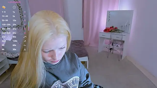 Laly Peach online show from 03/26/26, 06:22