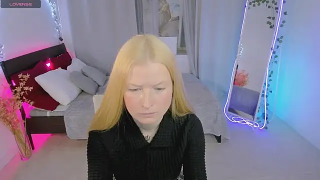 Laly Peach online show from 03/11/26, 11:15