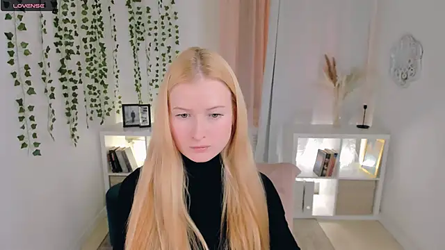 Laly Peach online show from 11/21/25, 04:17