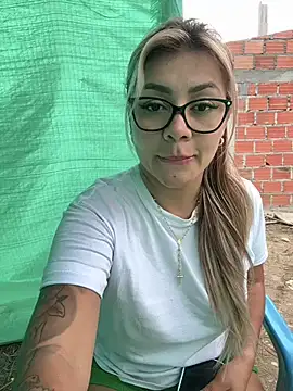 Snapshot of DIANITA_1988 chatting on 03/13/25, 06:34 DIANITA 1988 online show from 03/13/25, 06:34