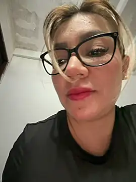 Snapshot of DIANITA_1988 chatting on 07/15/26, 06:04 DIANITA 1988 online show from 07/15/26, 06:04